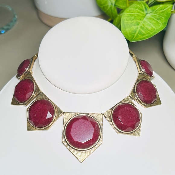Lucky Brand Jewelry - LUCKY BRAND Red Jade Stone Hammered Brass Pennant Collar Bib Necklace